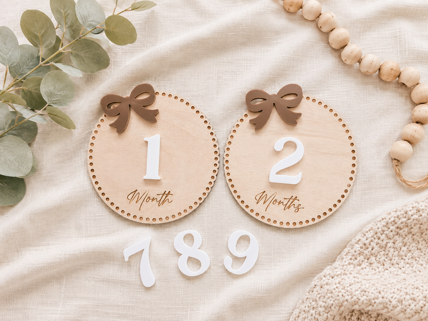 Interchangeable Round Baby Monthly Milestone Cards