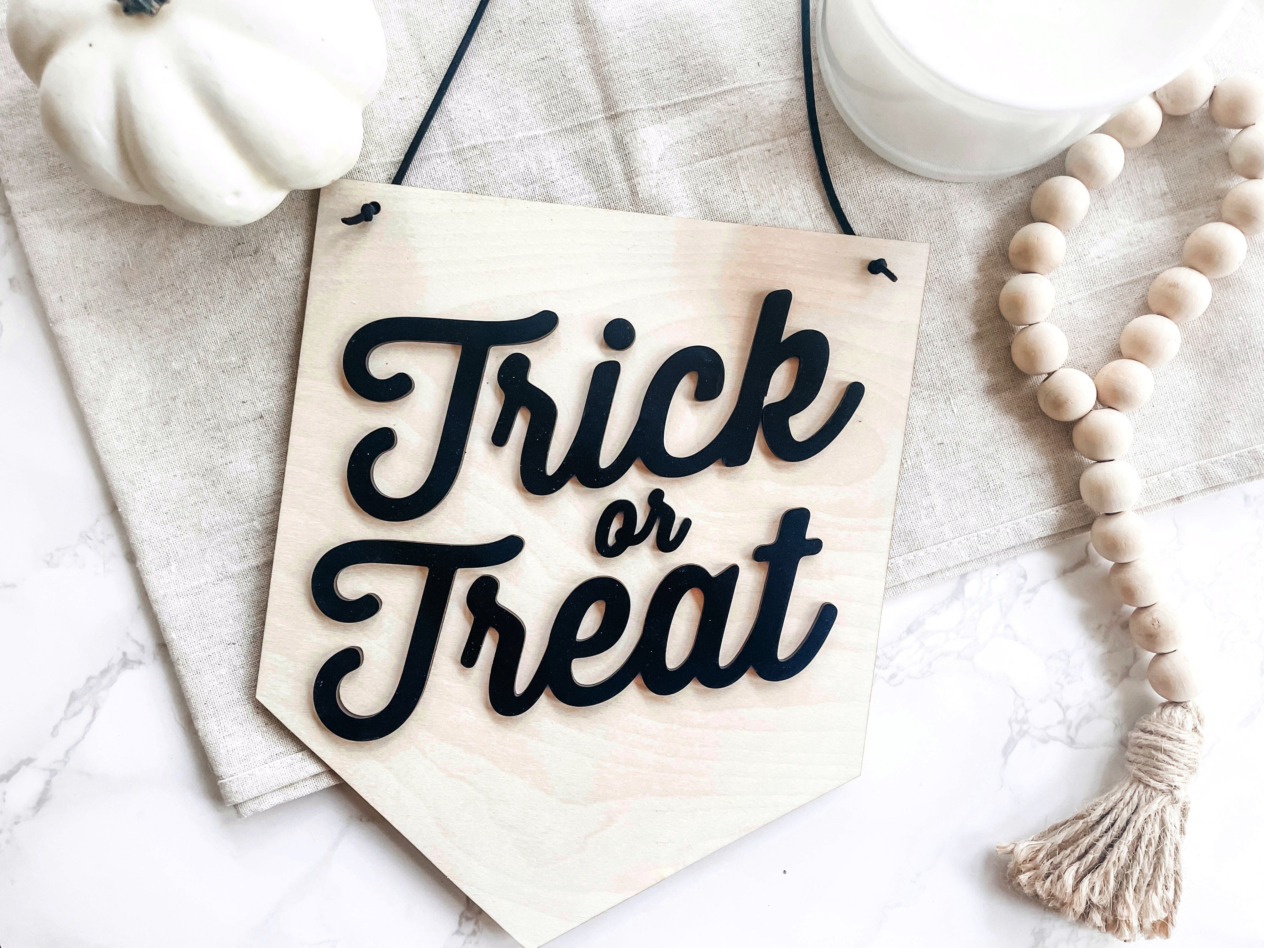Trick or Treat Door Sign - Charlie and Pine – Charlie + Pine